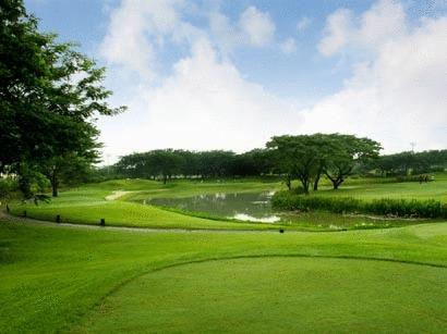 Ciputra Golf, Club & Hotel Surabaia Exterior foto